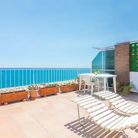 Homeholidaysrentals Neila * Pineda de Mar